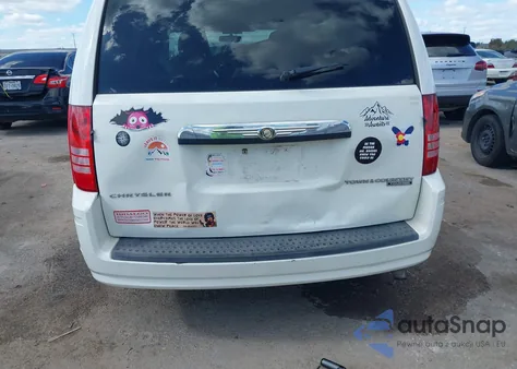 2010 Chrysler Town & Country Touring z USA, uszkodzony, nr VIN 2A4RR5D10AR414040